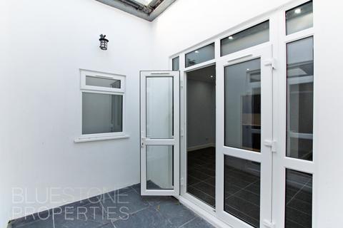 1 bedroom apartment to rent, Trinity Road, Tooting Bec