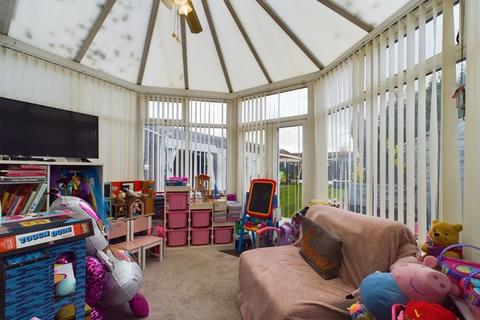 101 Guildford Grove, Middleton, Manchester, M24 2WX