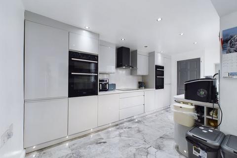 101 Guildford Grove, Middleton, Manchester, M24 2WX