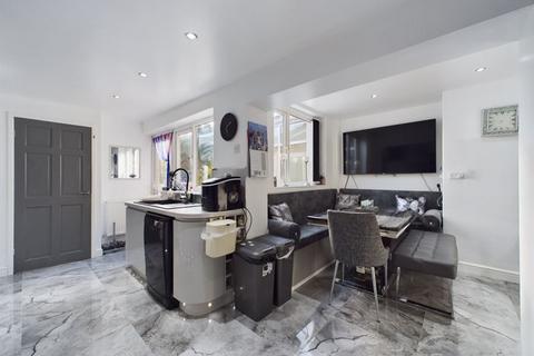 101 Guildford Grove, Middleton, Manchester, M24 2WX