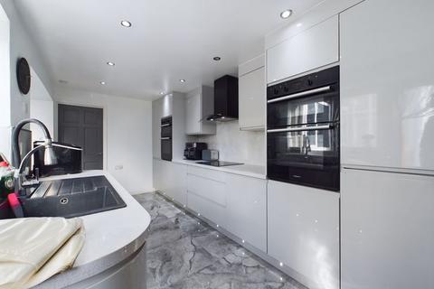 101 Guildford Grove, Middleton, Manchester, M24 2WX
