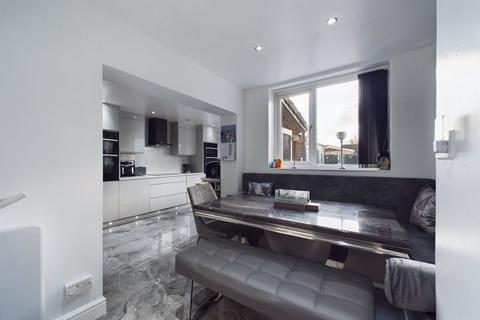 101 Guildford Grove, Middleton, Manchester, M24 2WX