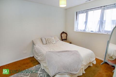 42 Cassandra Gate, Cheshunt, Waltham Cross, EN8 0XE