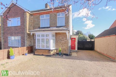 204 Churchgate Road, Cheshunt, Waltham Cross, EN8 9EL