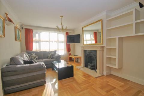 4 bedroom semi-detached house for sale, Colwyn Avenue, Greenford