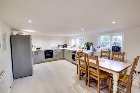 74 Frome Road, Southwick, Trowbridge, BA14 9QQ