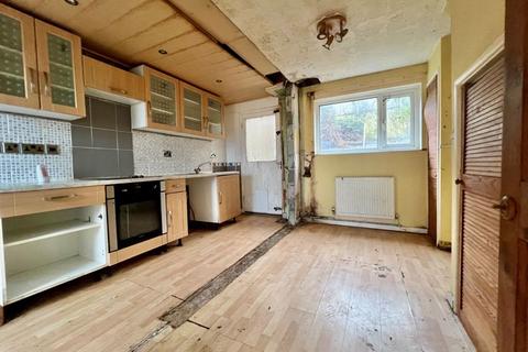 2 bedroom terraced house for sale, Carradale Road, Eggbuckland. A 2 double bedroomed terraced home in need of some refurbishment. Good sized garden.