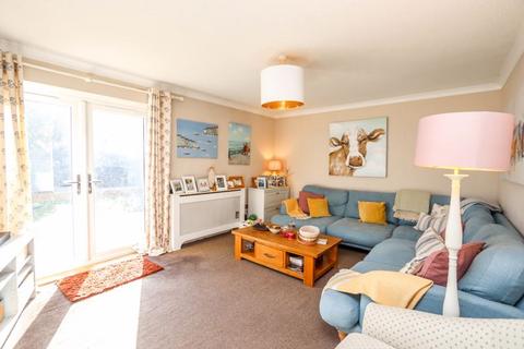 24 Cherryhay, Clevedon, BS21 5EH