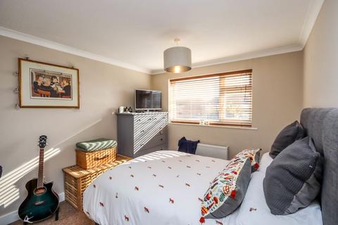 24 Cherryhay, Clevedon, BS21 5EH