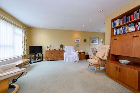 16 Budbury Close, Bradford-on-avon, BA15 1QG