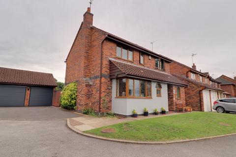 4 bedroom detached house for sale, Moathouse Close, Stafford ST17