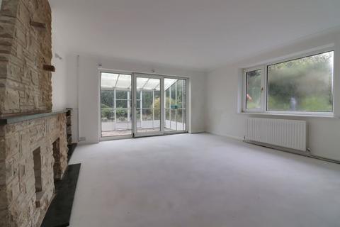 15 Avon Close, Stafford, ST16 3XB