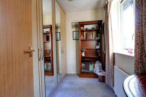 42 Vardon Close, Stafford, ST16 3YW