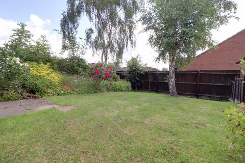 2 bedroom bungalow for sale - Lilleshall Way, Stafford ST17