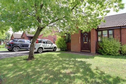 2 bedroom bungalow for sale, Lilleshall Way, Stafford ST17