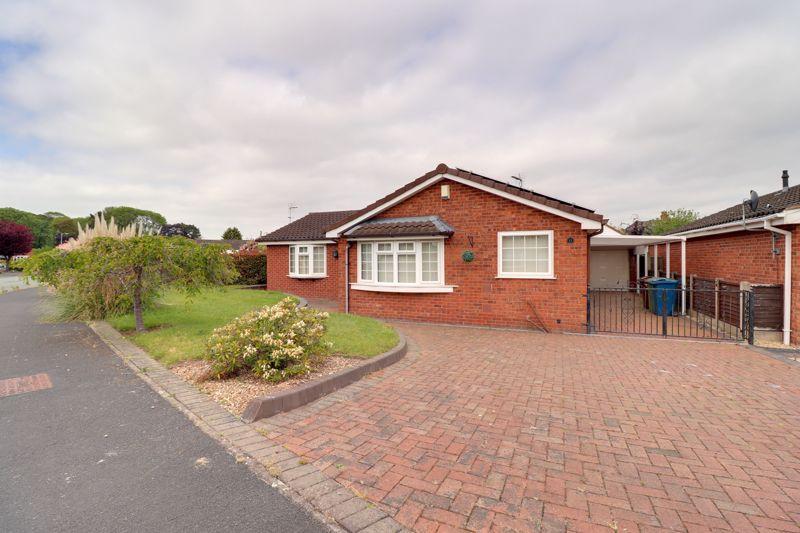 Creswell Farm Drive, Stafford ST16 2 bed bungalow for sale £350,000