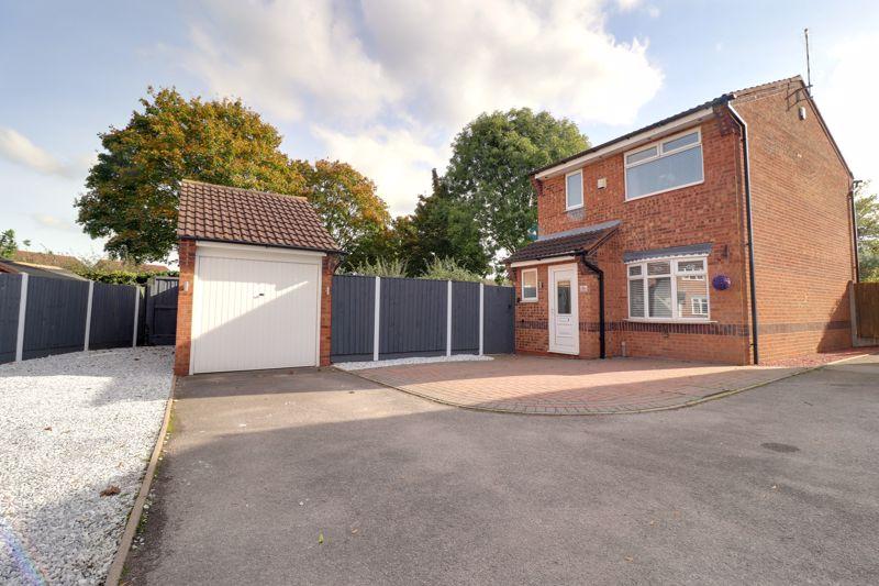 Eton Close, Stafford ST17 3 bed detached house for sale £254,000