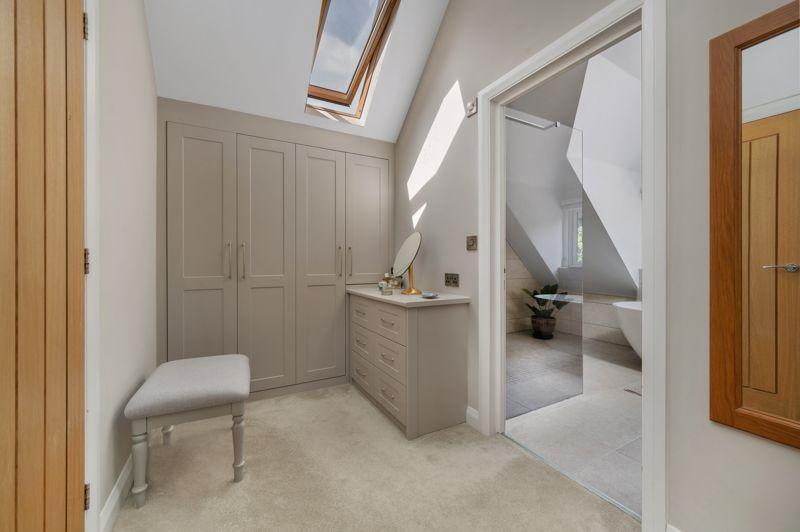 Bed 1 Dressing Room