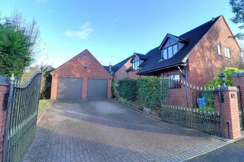 4 bedroom detached house for sale - The Meadows, Stone ST15