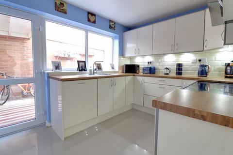 19 Pine Crescent, Stafford, ST17 0ND
