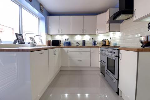 19 Pine Crescent, Stafford, ST17 0ND
