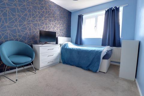 19 Pine Crescent, Stafford, ST17 0ND