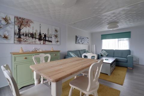 2 bedroom detached bungalow for sale - Ravensbank Park, Stafford ST18