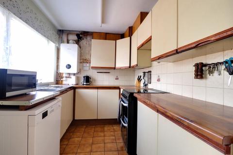 2 Barn Close, Stafford, ST17 9JH