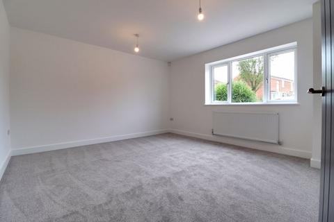 28 The Maples, Stafford, ST17 9FG