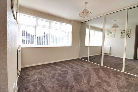 10 Birch Close, Stafford, ST17 0LZ
