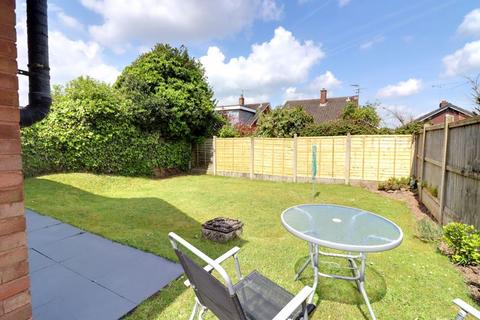10 Birch Close, Stafford, ST17 0LZ