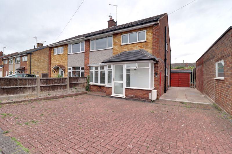 Camborne Close, Stafford ST17 3 bed semidetached house £270,000
