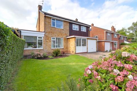 3 bedroom detached house for sale, Yelverton Avenue, Stafford ST17