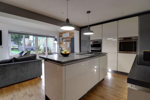 9 Earlsway, Great Haywood, Stafford, ST18 0RP