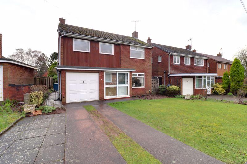 Bodmin Avenue, Stafford ST17 3 bed detached house for sale £300,000