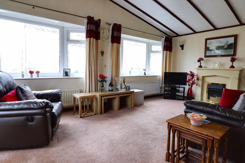 Lodgefield Park, Stafford ST17 2 bed park home for sale £140,000