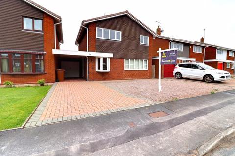 4 bedroom detached house for sale, Chestnut Close, Stafford ST18