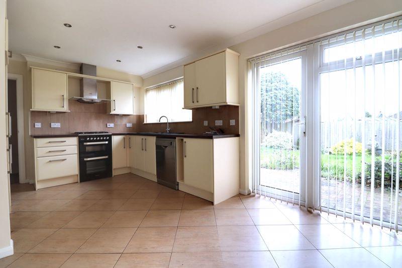 Kitchen/ Dining Room