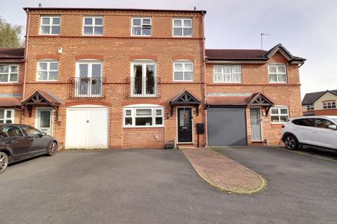 3 bedroom townhouse for sale, Virginia Avenue, Stafford ST17
