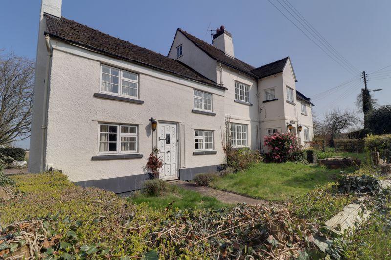 Billington Lane, Stafford ST18 6 bed detached house for sale £475,000