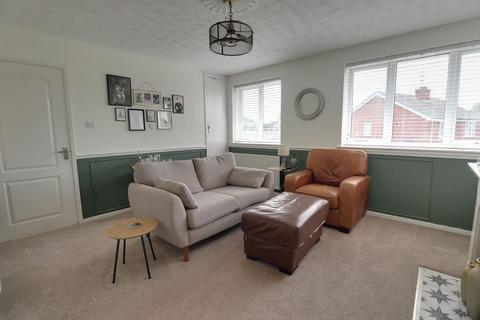 8 Heron Close, Coven, Wolverhampton, WV9 5JE