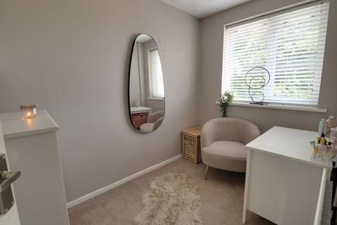 8 Heron Close, Coven, Wolverhampton, WV9 5JE