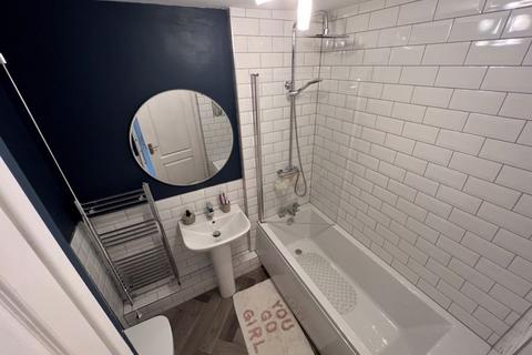 8 Heron Close, Coven, Wolverhampton, WV9 5JE