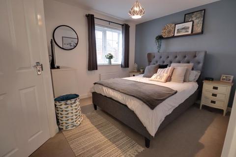 63 Shakespeare Drive, Penkridge, Stafford, ST19 5QZ