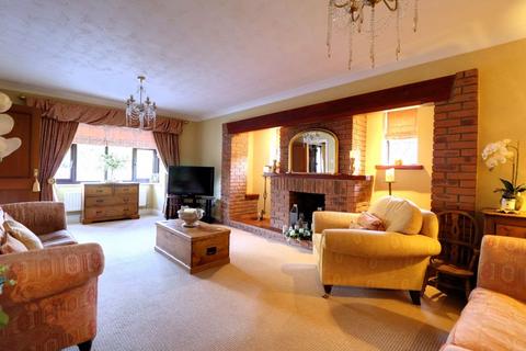 4 bedroom detached house for sale, Wordsworth Drive, Market Drayton TF9