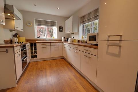 22 Hathaway Close, Penkridge, Stafford, ST19 5PD
