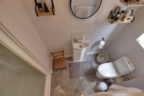 28 Nursery Drive, Penkridge, Stafford, ST19 5SJ