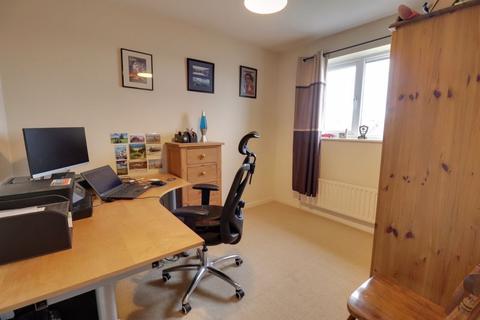 28 Nursery Drive, Penkridge, Stafford, ST19 5SJ