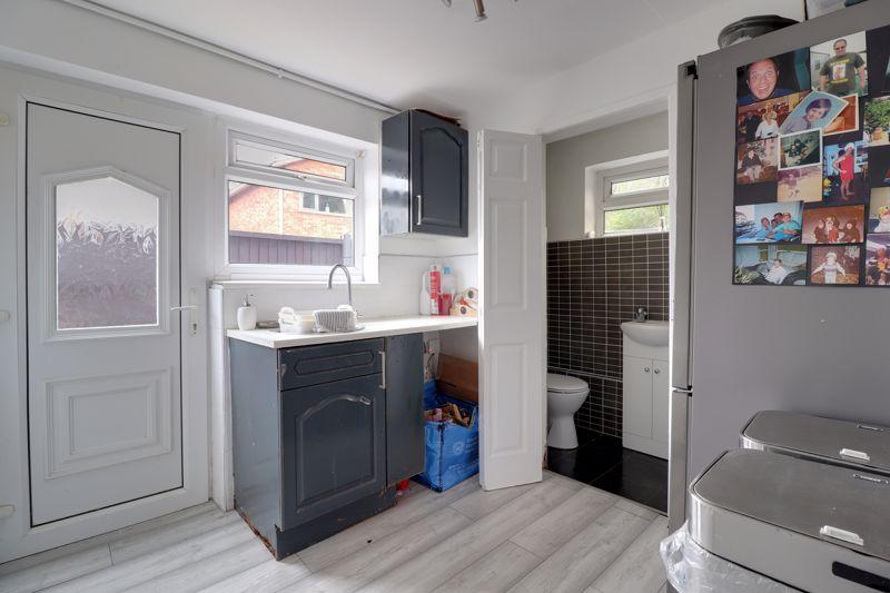 Utility &amp; Guest WC