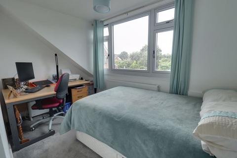 2 Telford Gardens, Brewood, Stafford, ST19 9ED
